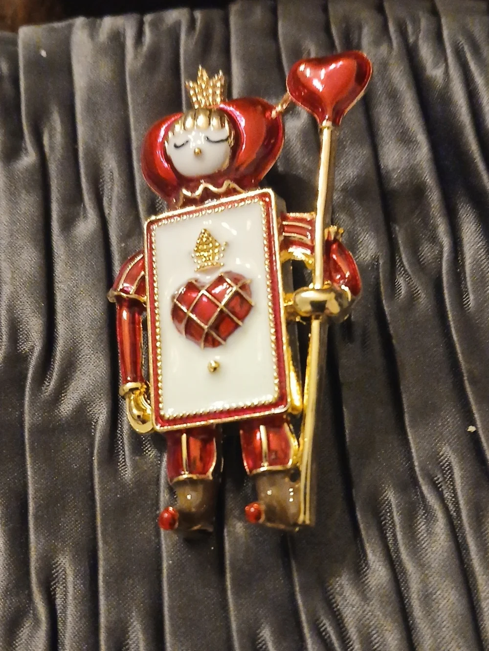 Red Enamel Heart Playing Card Queen Brooch - Women Jewelry